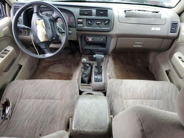 2000 Nissan Frontier Crew Cab XE