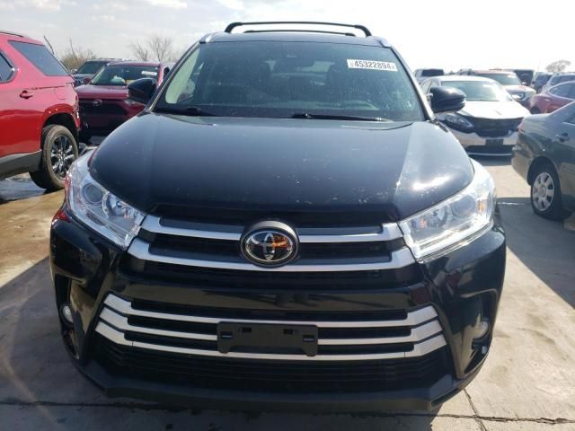 2019 Toyota Highlander SE