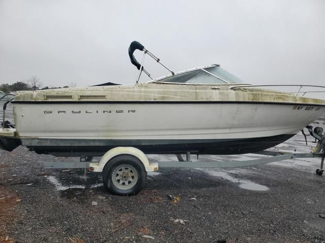 2000 Bayliner 2105 Capri