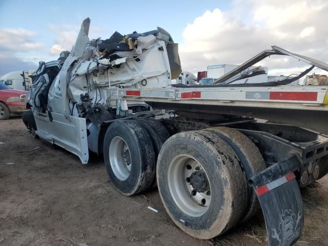 2020 Freightliner Cascadia 126