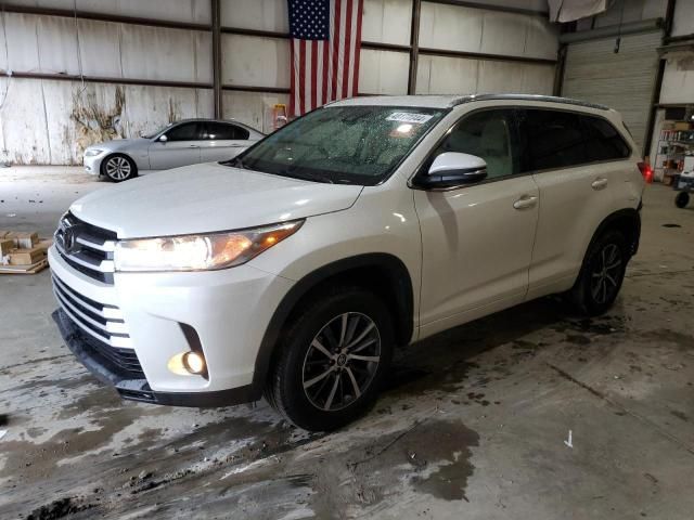 2017 Toyota Highlander SE