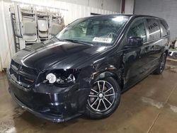 Salvage cars for sale from Copart Elgin, IL: 2015 Dodge Grand Caravan SE
