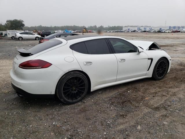 2016 Porsche Panamera 2