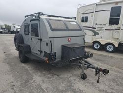 Camiones salvage para piezas a la venta en subasta: 2021 Camp Trailer