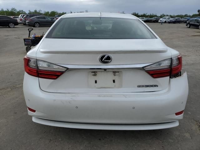 2016 Lexus ES 300H