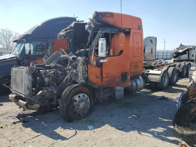 2012 Freightliner Cascadia 113