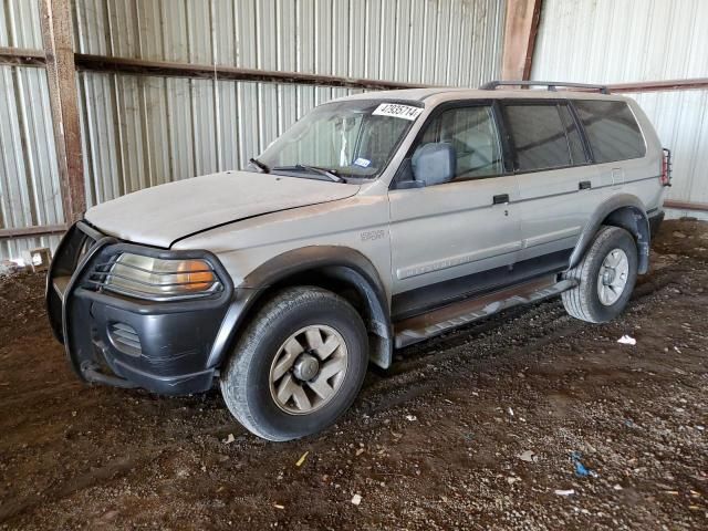 2002 Mitsubishi Montero Sport XLS