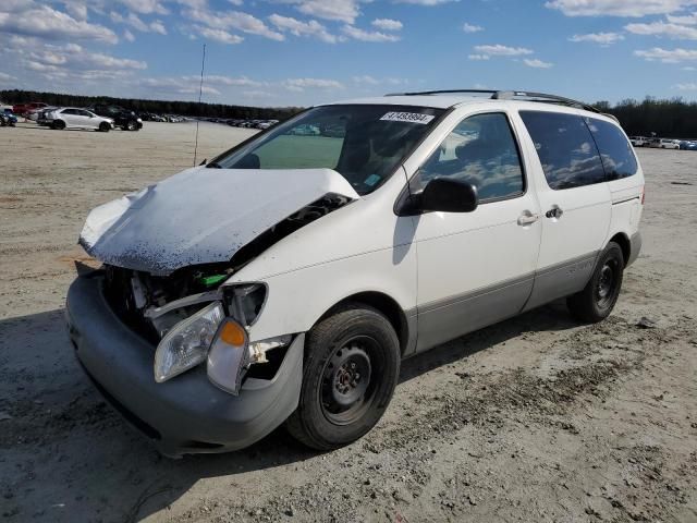 2000 Toyota Sienna CE