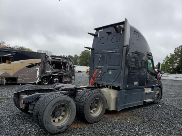 2016 Freightliner Cascadia 113