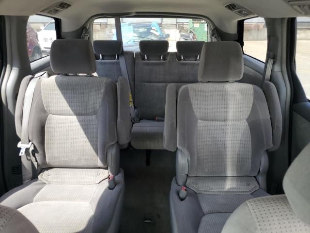 2009 Toyota Sienna CE