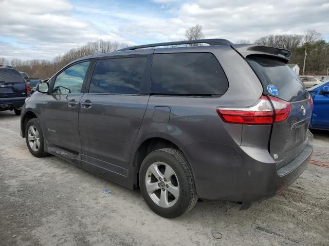 2019 Toyota Sienna LE