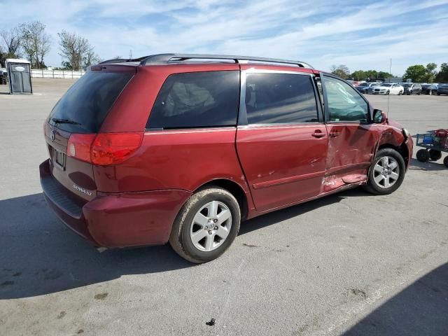 2010 Toyota Sienna XLE