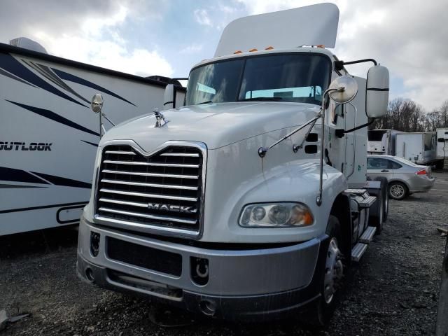 2015 Mack 600 CXU600