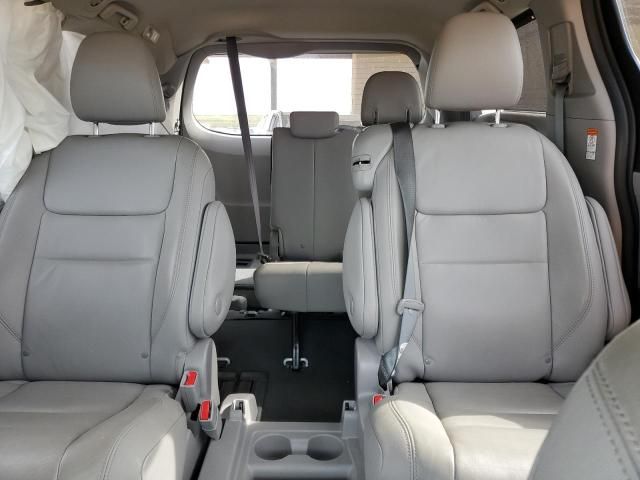 2020 Toyota Sienna XLE