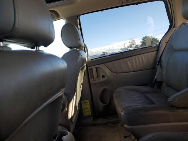 2005 Toyota Sienna XLE