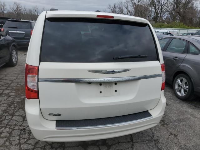 2013 Chrysler Town & Country Touring