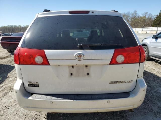 2010 Toyota Sienna XLE