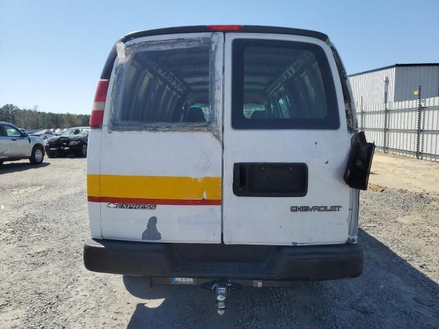 2004 Chevrolet Express G2500