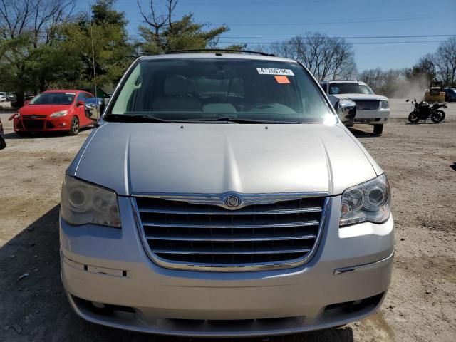 2010 Chrysler Town & Country Limited