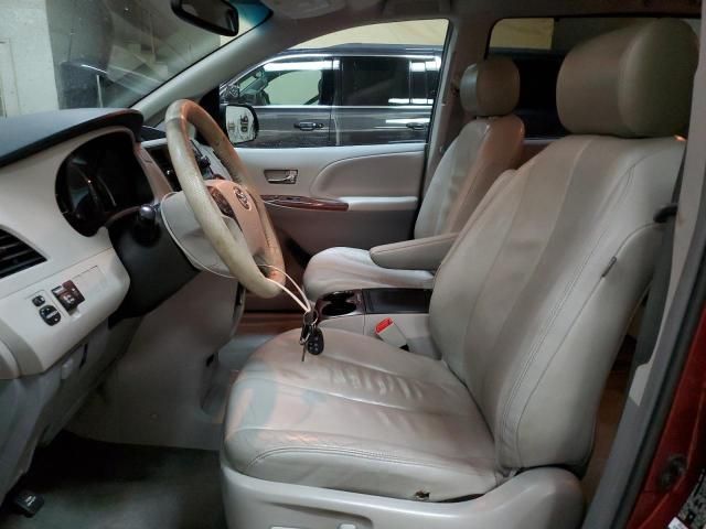 2014 Toyota Sienna XLE