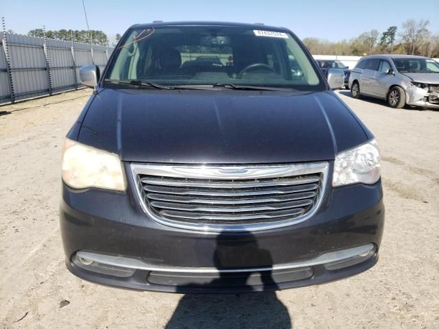 2013 Chrysler Town & Country Touring L