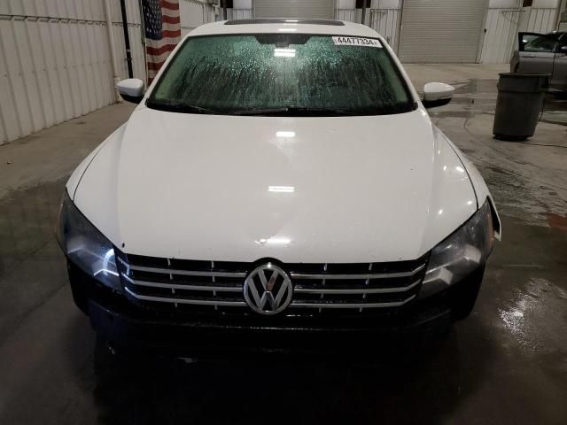 2015 Volkswagen Passat SEL