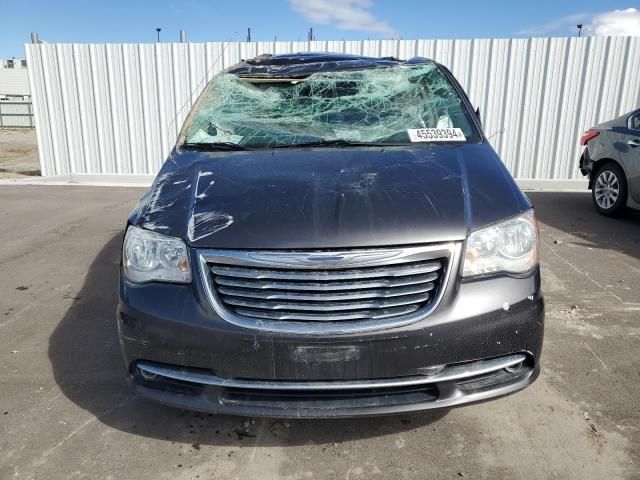 2016 Chrysler Town & Country Touring