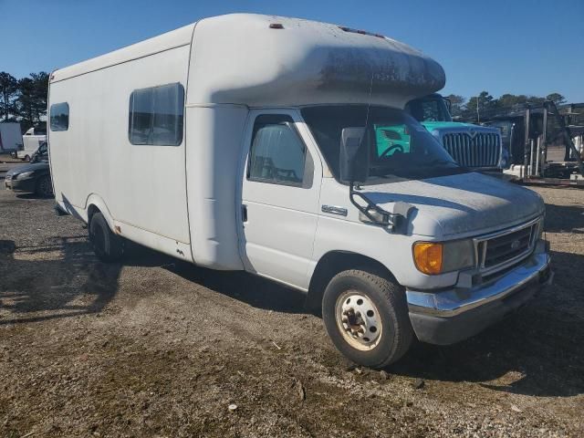 2006 Ford Econoline E450 Super Duty Cutaway Van