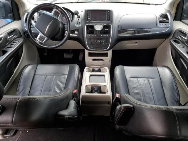 2012 Chrysler Town & Country Touring