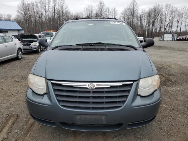 2005 Chrysler Town & Country Touring