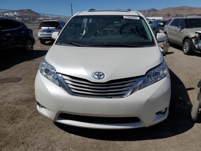 2017 Toyota Sienna XLE