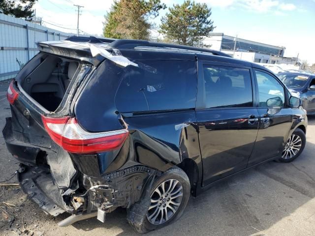 2019 Toyota Sienna XLE