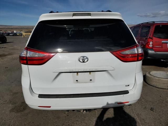 2017 Toyota Sienna LE