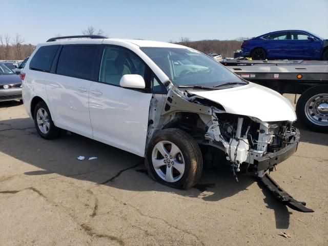 2020 Toyota Sienna LE