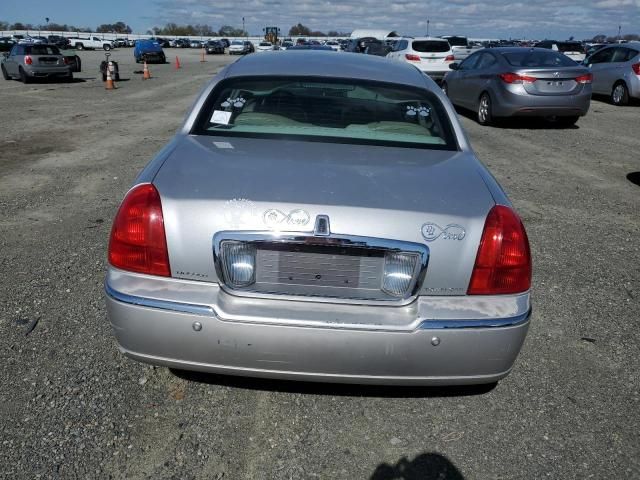 2004 Lincoln Town Car Executive