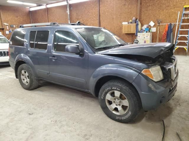 2005 Nissan Pathfinder LE