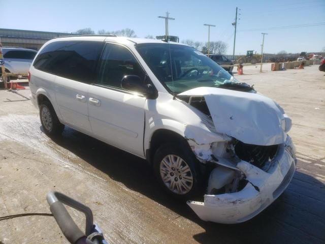 2005 Chrysler Town & Country LX