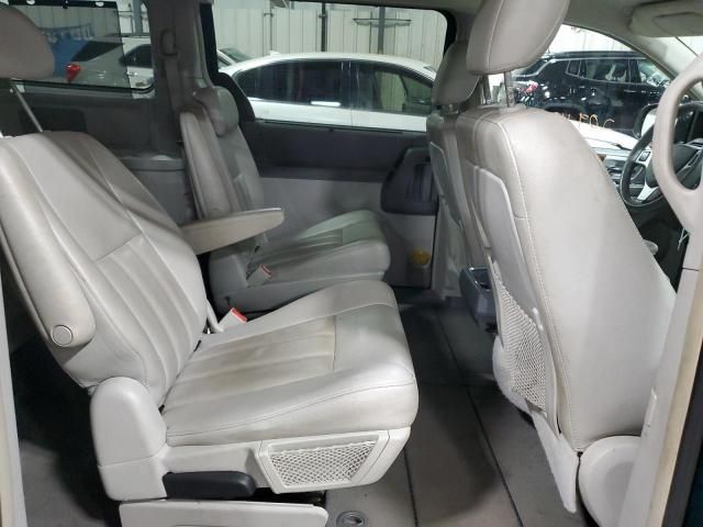 2009 Chrysler Town & Country Touring