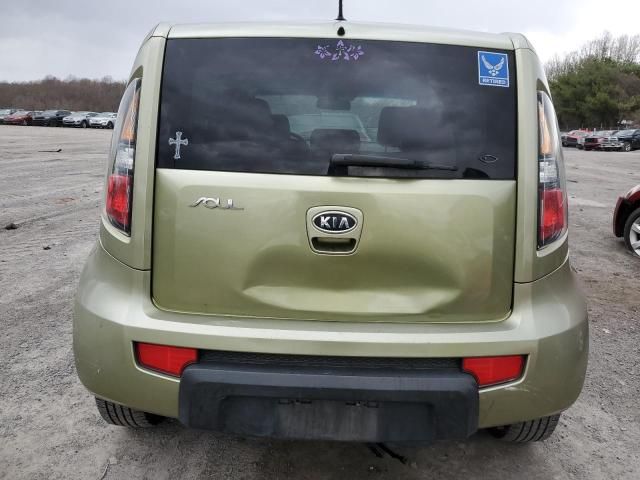 2011 KIA Soul +