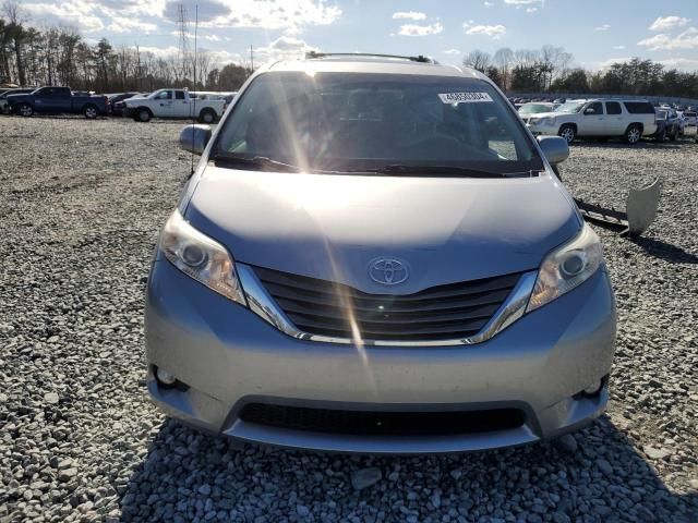 2014 Toyota Sienna XLE