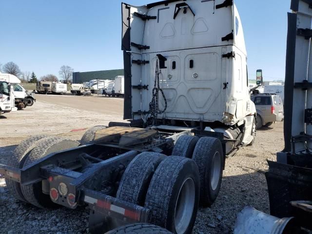 2018 Freightliner Cascadia 126