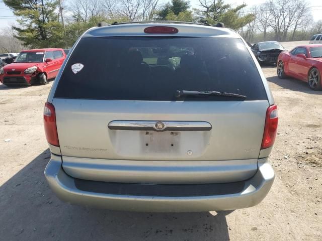 2004 Chrysler Town & Country LX