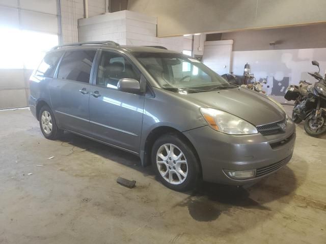 2004 Toyota Sienna XLE