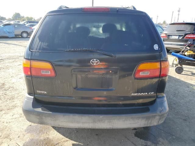 2000 Toyota Sienna CE