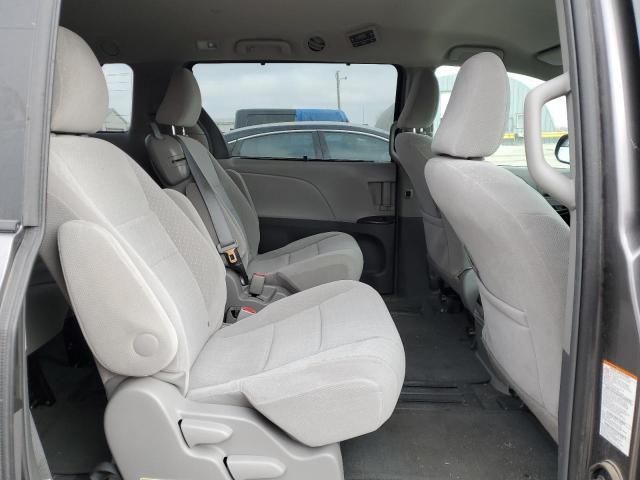 2017 Toyota Sienna LE