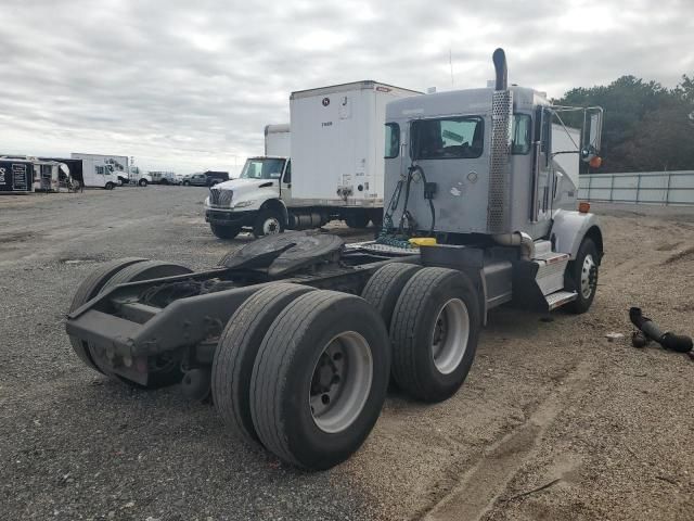 2014 Kenworth Construction T800