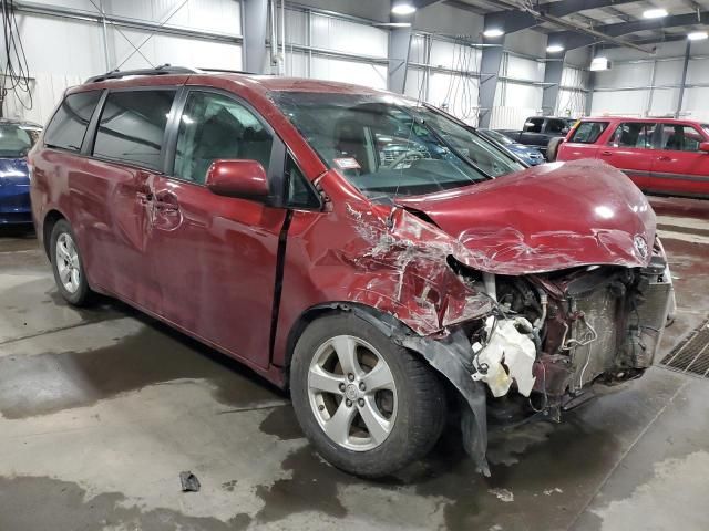 2013 Toyota Sienna LE