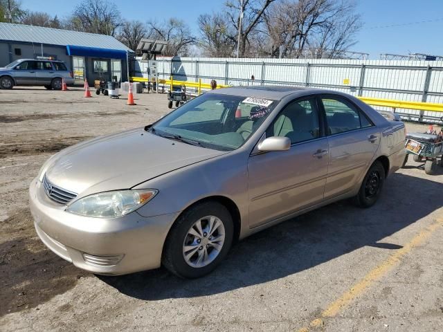 2005 Toyota Camry LE