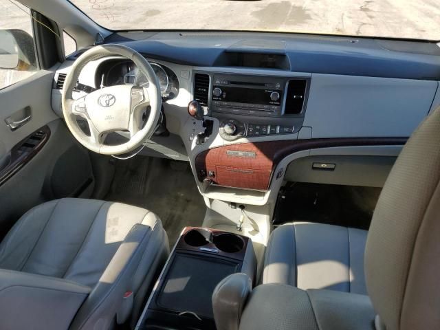 2013 Toyota Sienna XLE