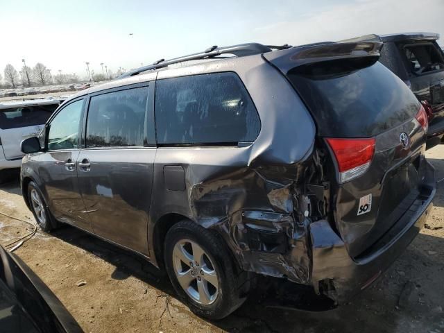 2013 Toyota Sienna LE